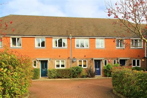 Three Bedroom Terraced House In Pease Pottage Crawley Knights Estate