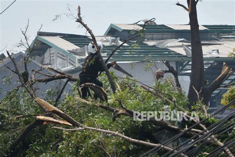 Waspada Angin Kencang Di Wilayah Bandung Raya Republika Online