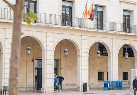 Juzgan En La Audiencia Provincial De Alicante A Un Hombre Por Intentar