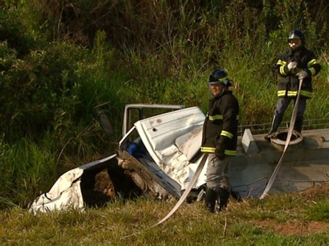 G1 Motorista Morre Após Perder Controle Da Direção De Caminhão Em