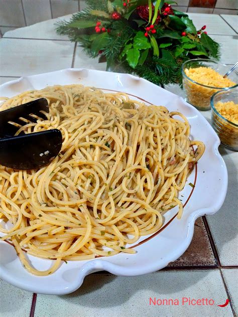 Spaghetti Con Acciughe Sott Olio E Mollica Di Pane Alla Calabrese