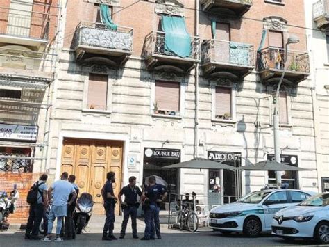 Torino Cos Si Vive Male Nel Palazzo Dei Pusher La Crisi