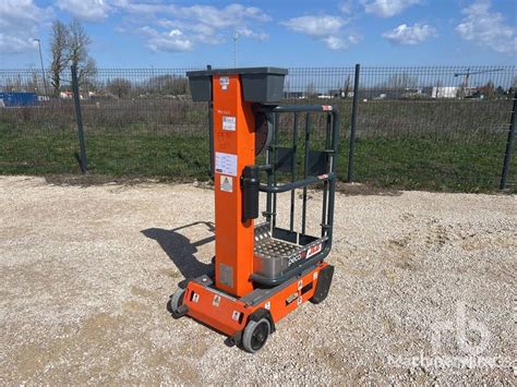 Buy Jlg Pecolift Nacelle Elevatrice A Mat Droit Mast Climbing Platform