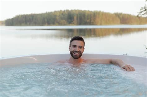 Wat Is Het Verschil Tussen Een Hottub En Een Jacuzzi Lokaal De Pijp