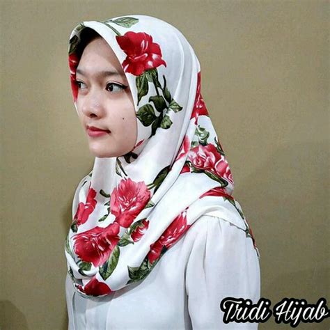 48 Model Hijab Instan Motif Bunga Gaya Populer