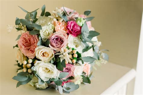 wedding flowers  season  australia