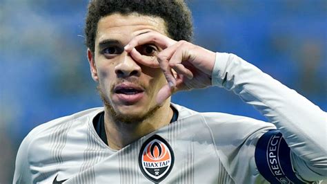 Ukraine Taison Wehrt Sich Gegen Rassismus Und Sieht Rot