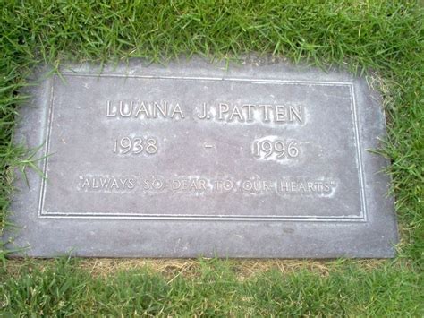 A Plaque In The Grass That Says Luana Ja Patten