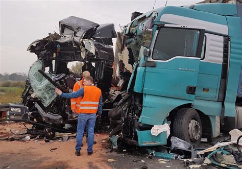 Auffahrunfall LKW Fahrer Stirbt Auf Der A2 RegionalHeute De