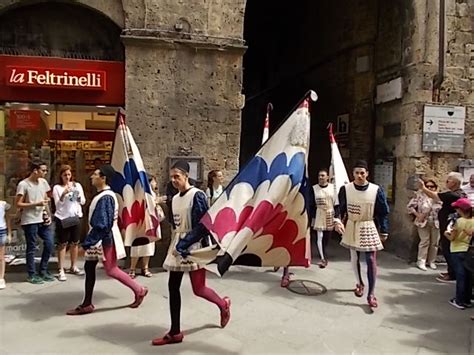 Giro Contrada Sovrana Dellistrice Agosto Andrea Pagliantini