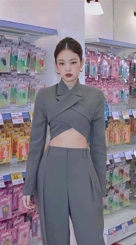 JENNIE | Women, Stylish work attire, Blackpink fashion