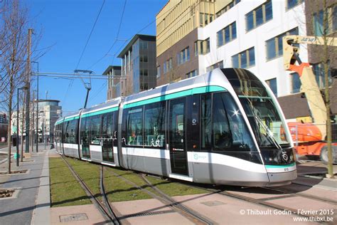 Tram Sur La Ligne T Ratp Saint Denis Photos De Trams Et