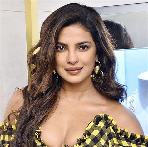 Priyanka Chopra Hairstyles And Haircut Name Star Hairstyles