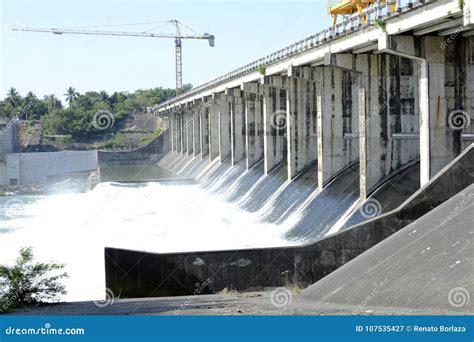 Magat Irrigation Dam Spillway Overflow Under Bridge Editorial ...