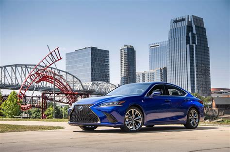 GALLERY: 2019 Lexus ES 350 F-Sport | Automobile Magazine