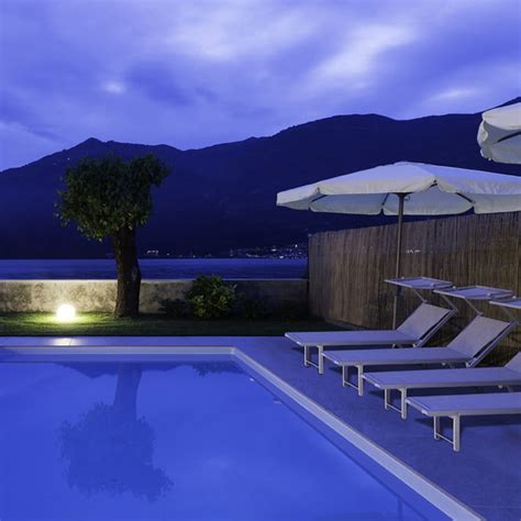 Lakeside View - The Luxury Travel Book