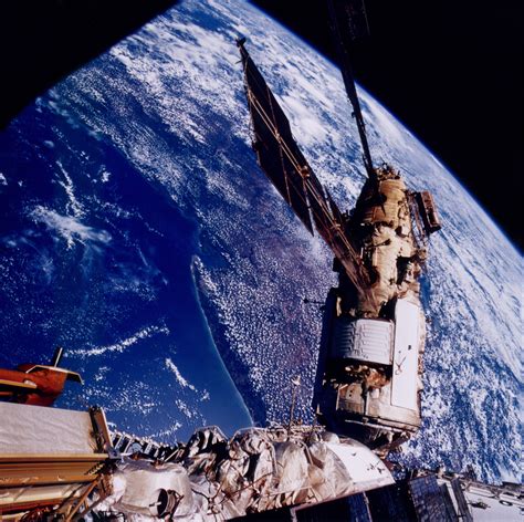 The MIR Space Station's Most Remarkable Moments | Time