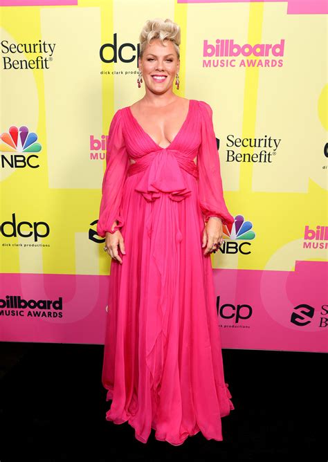 The Best Red Carpet Outfits and Looks at the Billboard Music Awards