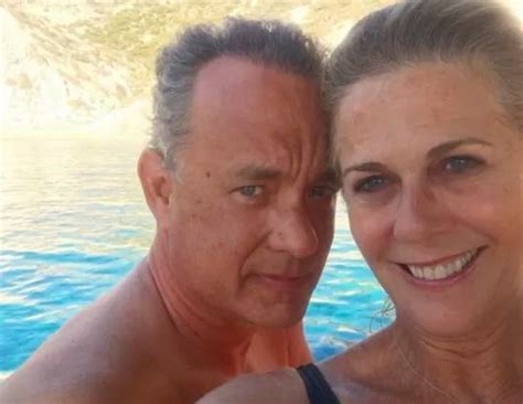 Tom Hanks E Esposa Revelam Que Est O Coronav Rus