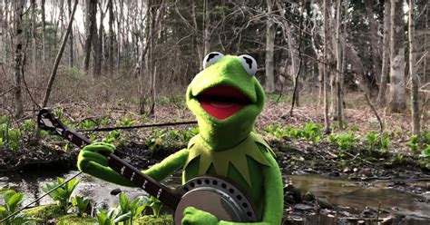 Kermit the Frog Sings Heartfelt Self-Isolated Rendition of “Rainbow ...