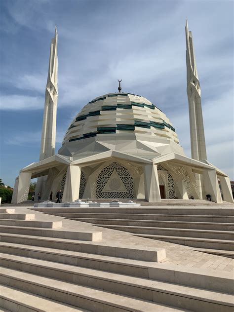 Desain Masjid Classic 2 Lantai Riyadhuul Ulum Di Jakarta Tampak Hook