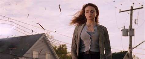 Vidéo X Men Dark Phoenix Jean sème le chaos et la mort chez les