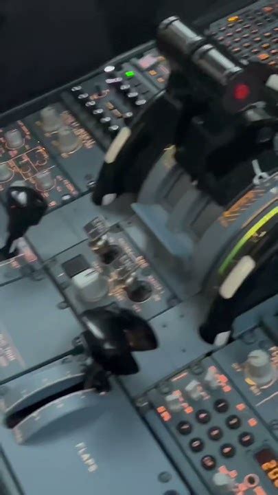 Sneak Peek Inside Cockpit Of Airbus A320neo Youtube
