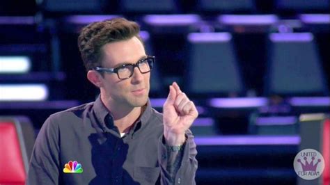 Adam Levine ♥ [hand + glasses appreciation moment] | Adam levine, Polished man, Maroon 5