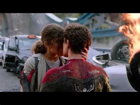 O Beijo De Peter Parker E MJ Homem Aranha Longe De Casa 2019 HD