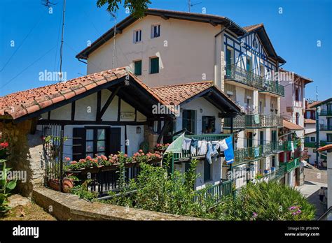 Hondarribia Street Fotograf As E Im Genes De Alta Resoluci N Alamy