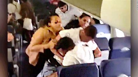 Passengers Get Into Fistfight Aboard Southwest Flight Cnn