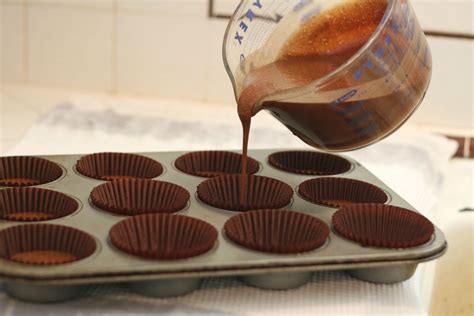 {Cupcake Basics} How to Bake Cupcakes - Glorious Treats