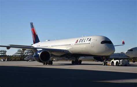 11 Hospitalized From Delta Flight After Turbulence Flying Into Atlanta