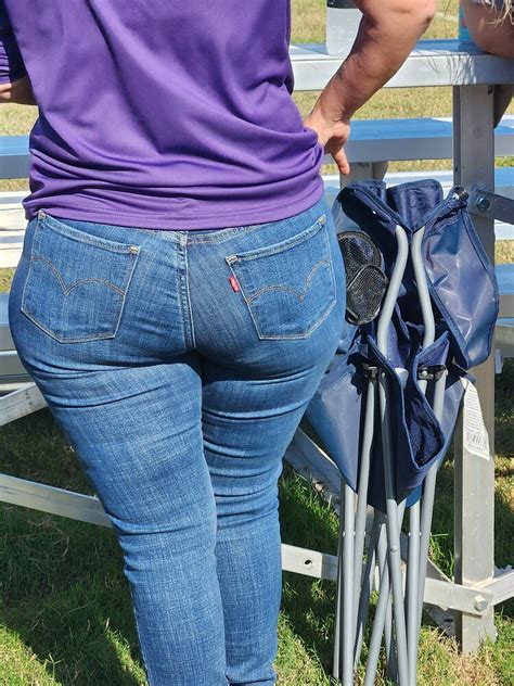 Out In The Wold Gilf Latina With A Phat Ass Tight Jeans Forum
