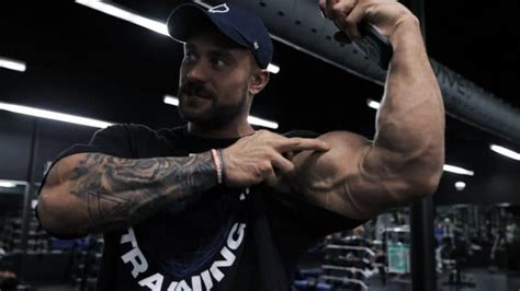 Chris Bumstead Crushes Off Season Arms Workout Flaunts Fully Healed