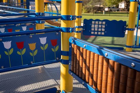 pella-iowa-playground_scott-morgan-photography_00021 – KIWANIS MAGAZINE