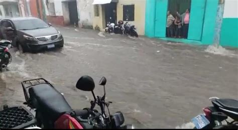 Fuertes Lluvias Causan Inundaciones En Principales Calles De La