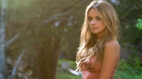 Carly Pearce Is The Cool Girl Making Country Music Hot Again