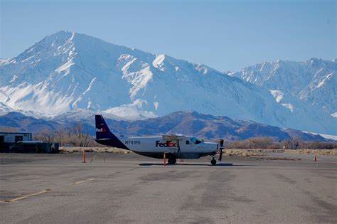 Sunset & Falcon - last night at John Wayne Airport, CA (KSNA) : r/aviation