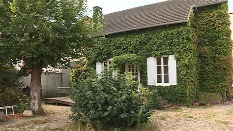 Montargis Dans Le Loiret La Maison Feuillette Est En Danger Youtube