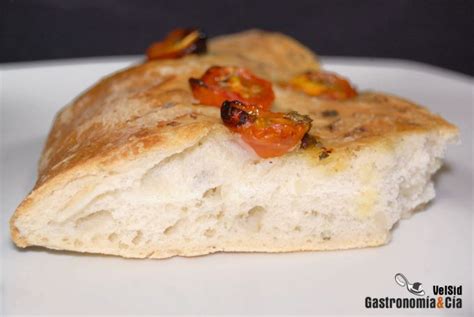 Focaccia de tomates cherry ajo y orégano Gastronomía Cía