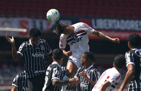 São Paulo vê agressão de Jô em Diego Costa e questiona atuação do VAR