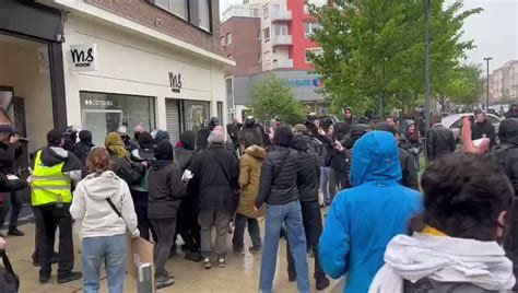 Anonyme Citoyen on Twitter La police interpelle des manifestants à