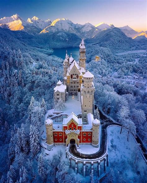 The Most Iconic Castles in Europe:🧵 – @tinagodiva on Tumblr