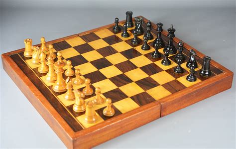 REF3288 English Feltham London Staunton chessmen & board box. - Antique