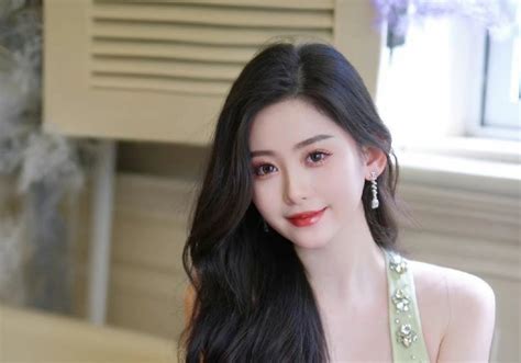 Hot girl Trung Quốc Diệp Kha nói gì trước tin đồn làm tiểu tam