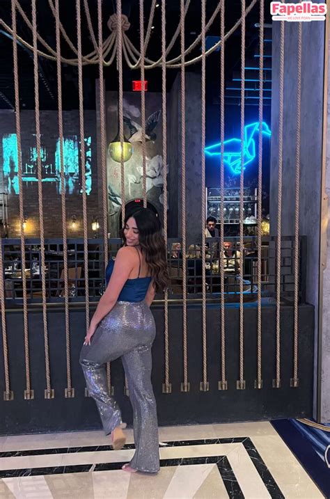 Mary Noura Aka Marynouraa Nude Leaks Fapellas