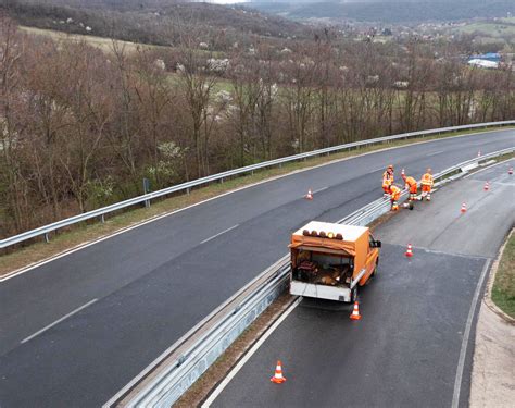 Magyar K Z T Jabb Utakra Szerelt Nk Fel Motorosbar T Korl Tokat