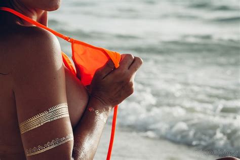 Bikini Model Simply Petra AI Enhanced Bare Back Topaz Sharpen Porn Pic