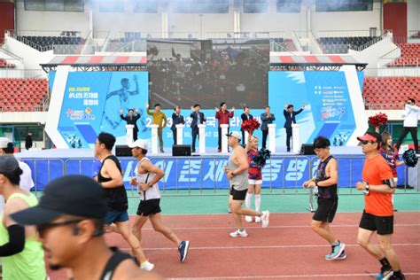 2023 김천전국마라톤대회 전국에서 모인 2천여 마라토너들 직지천변 가을 만끽 매일신문